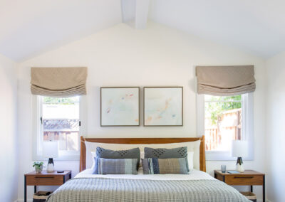 high ceilings in a modern and warm bedroom